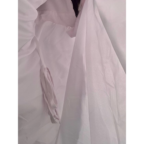 Elegant White Wedding Dress - Picture 13 of 14